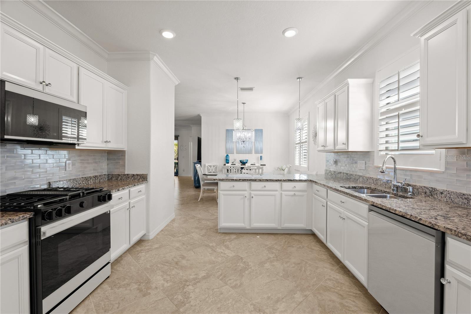 Listing photo id 21 for 17233 Blue Ridge Place