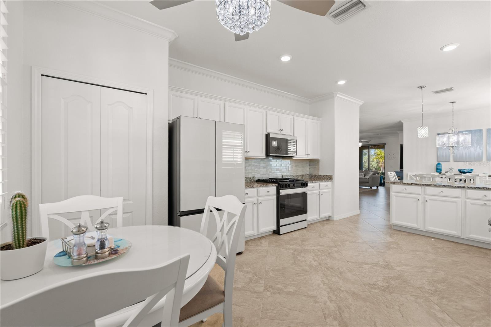 Listing photo id 24 for 17233 Blue Ridge Place