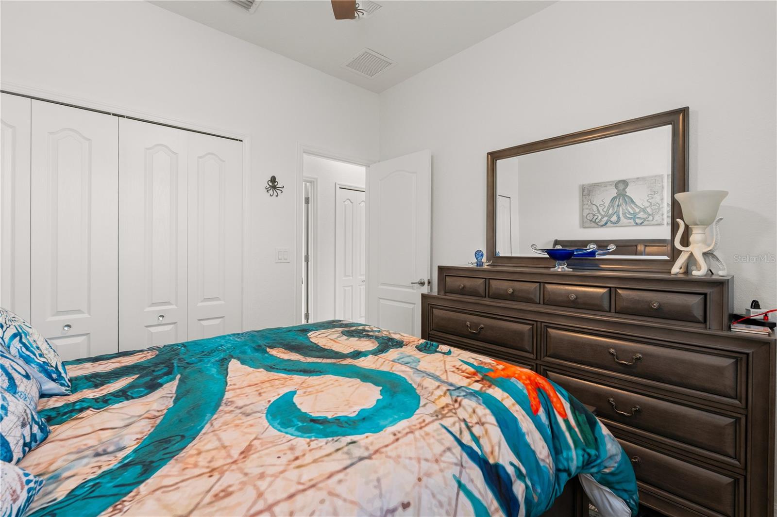 Listing photo id 32 for 17233 Blue Ridge Place