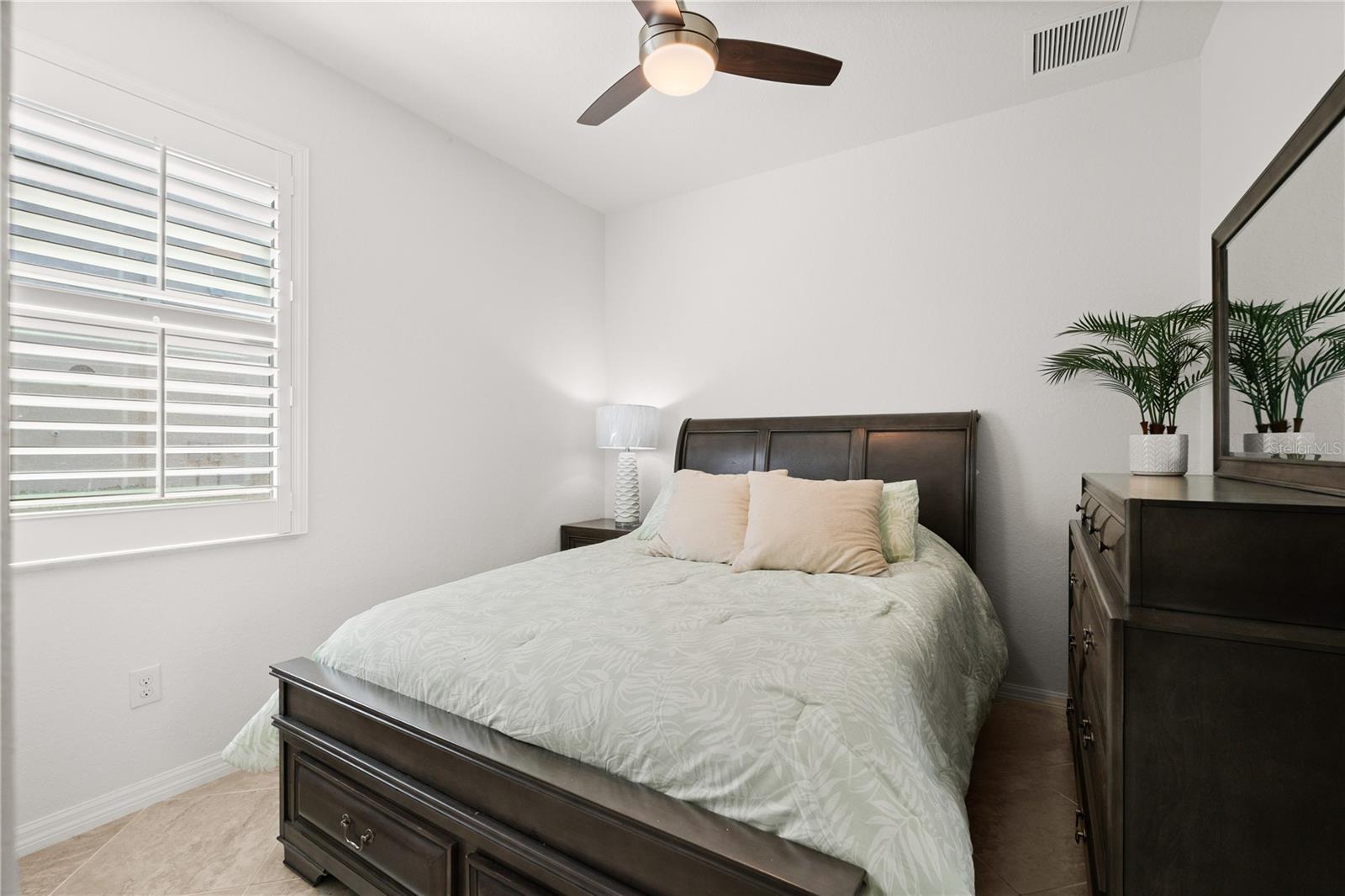 Listing photo id 33 for 17233 Blue Ridge Place