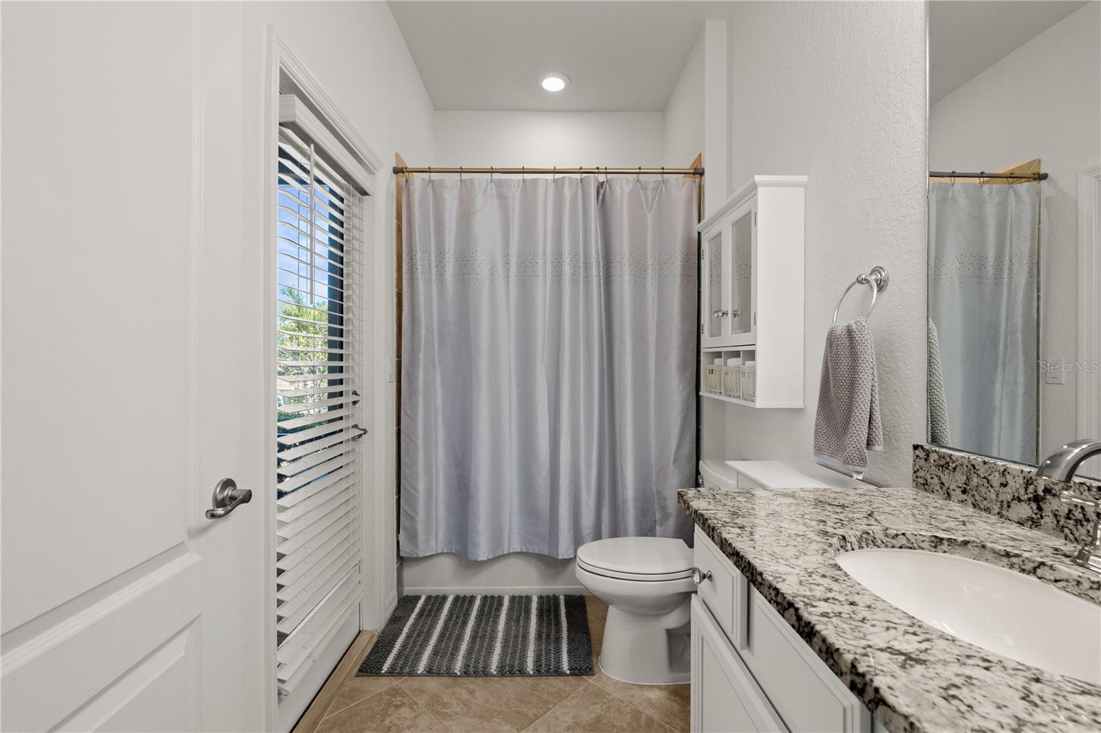 Listing photo id 37 for 17233 Blue Ridge Place