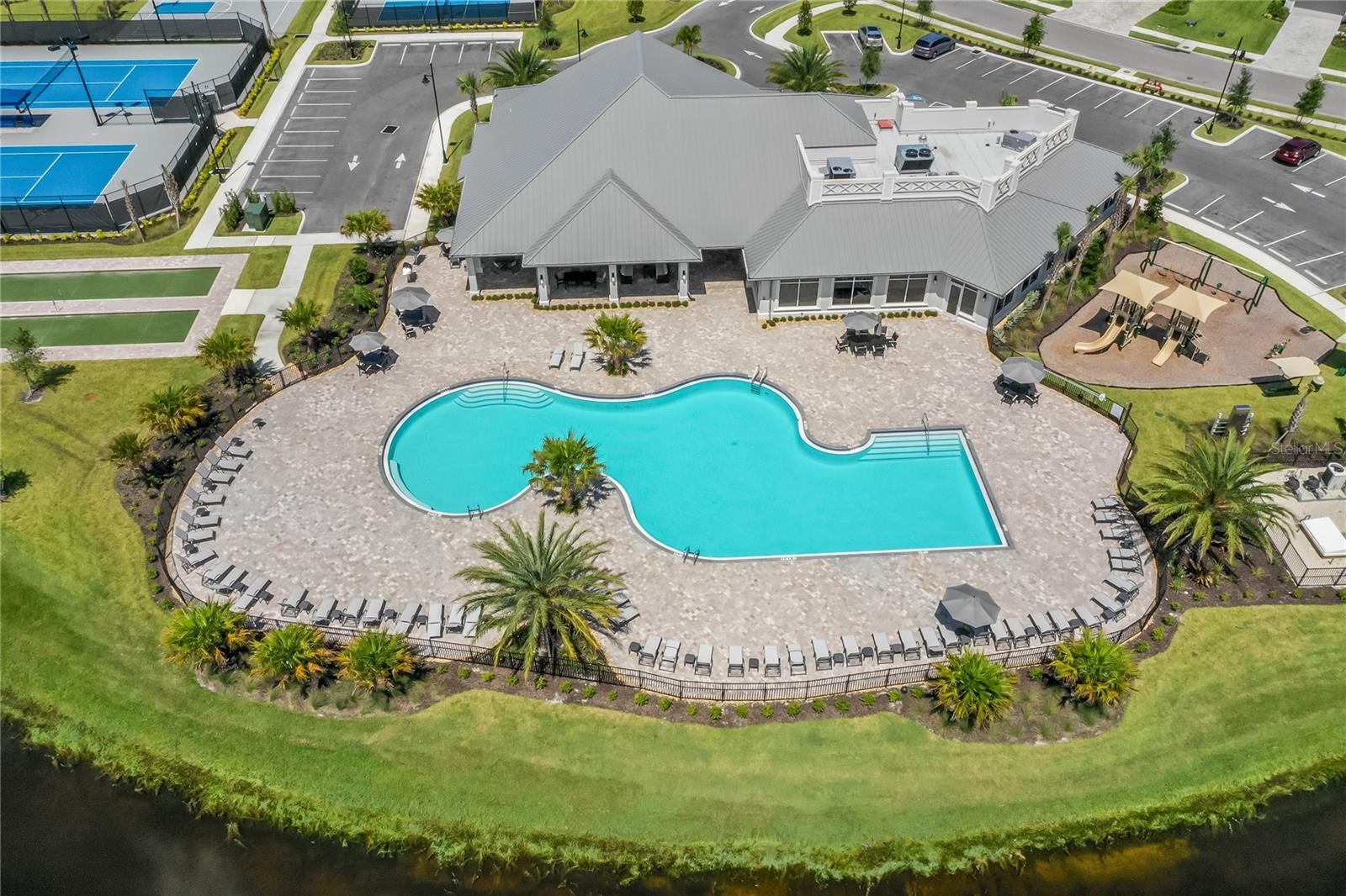 Listing photo id 59 for 17233 Blue Ridge Place