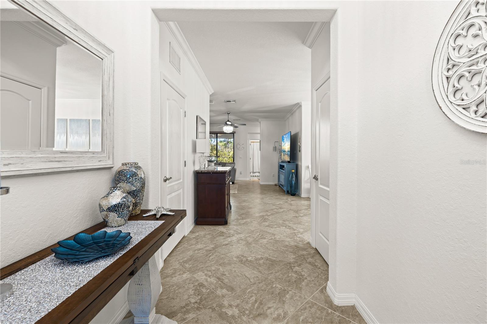 Listing photo id 6 for 17233 Blue Ridge Place