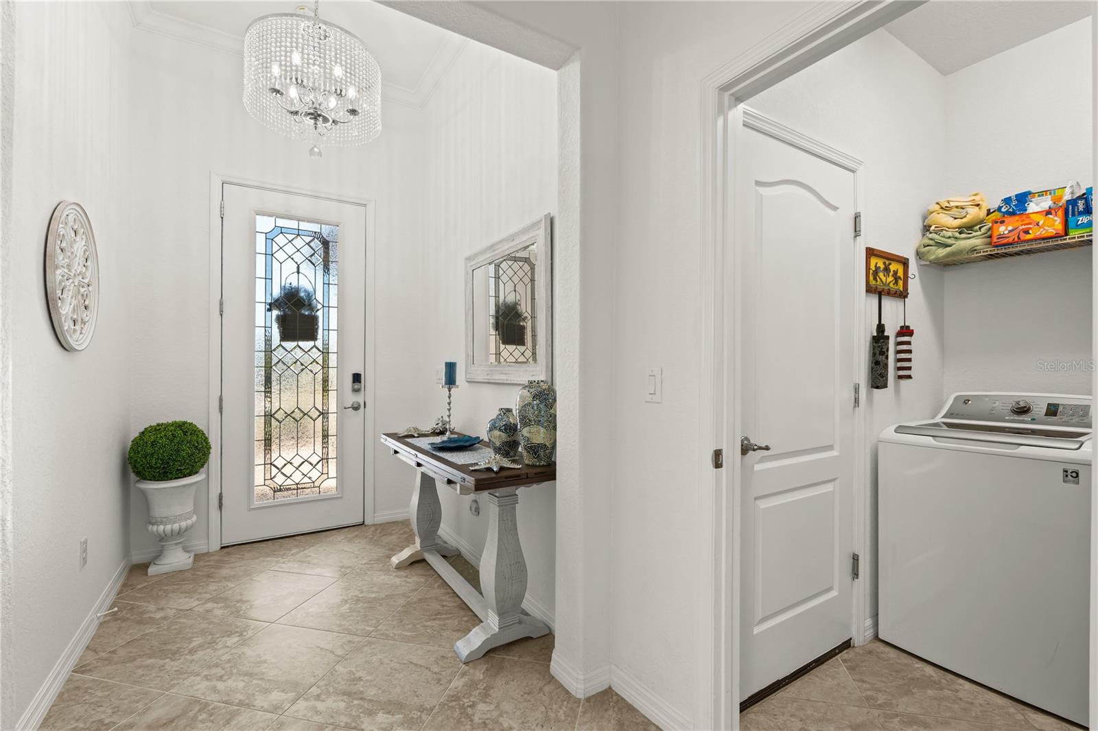 Listing photo id 7 for 17233 Blue Ridge Place