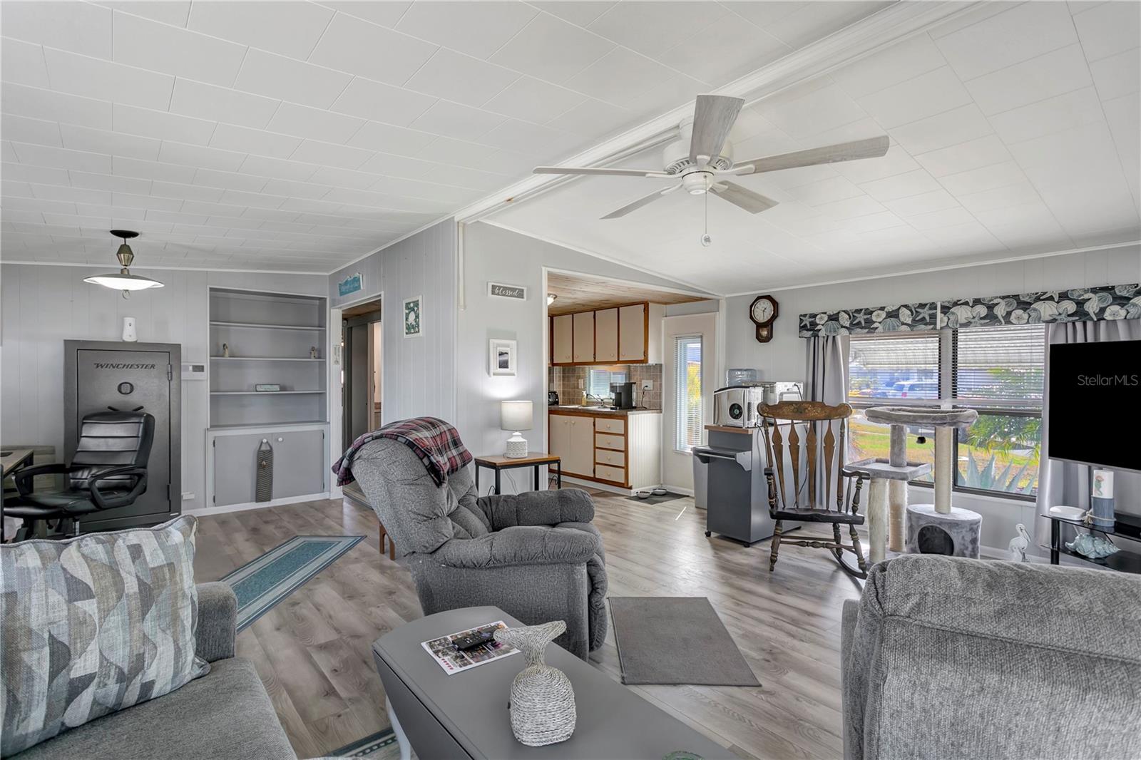 Image 14 of 43 For 5127 8th Street W