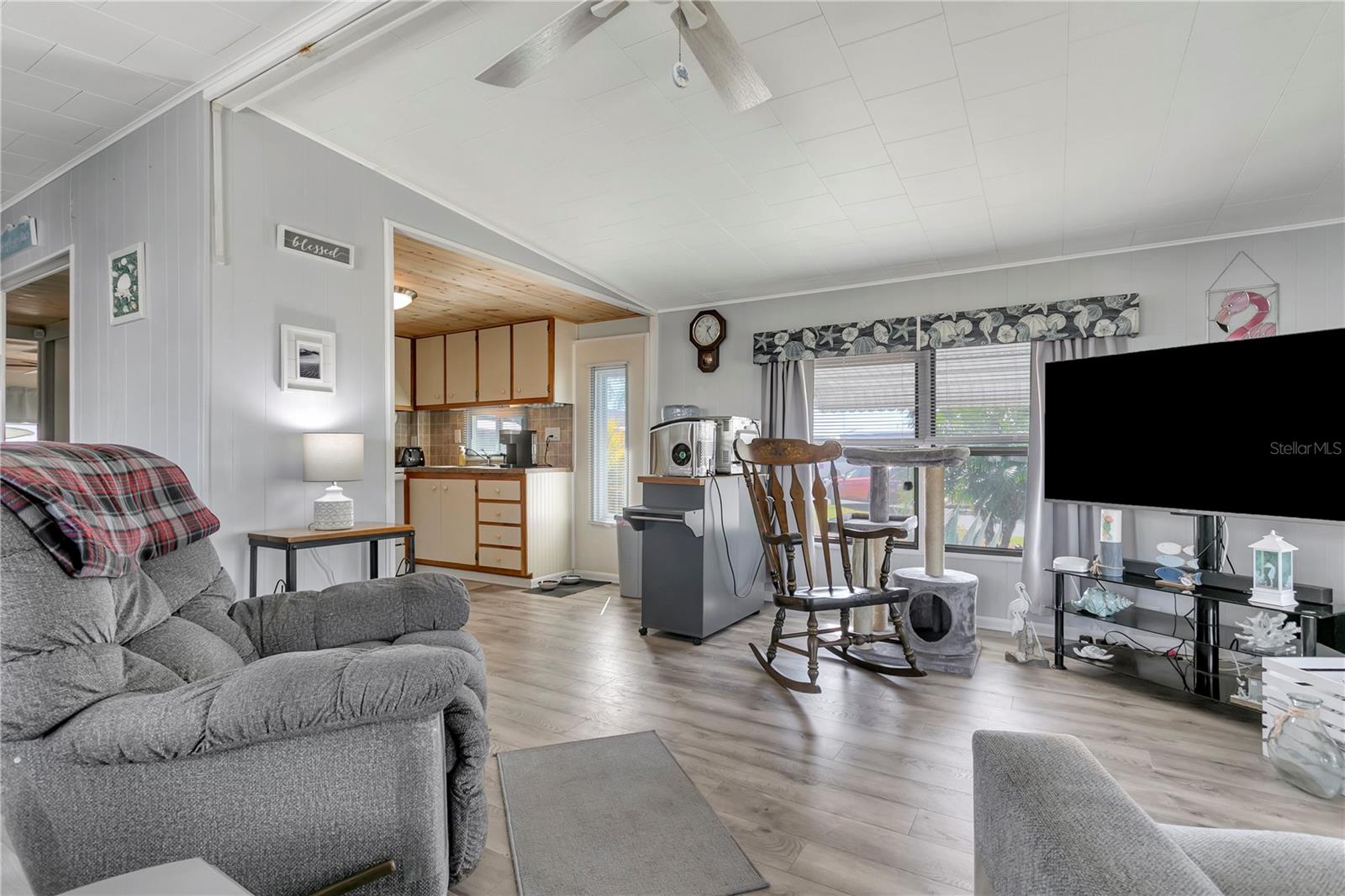 Image 15 of 43 For 5127 8th Street W