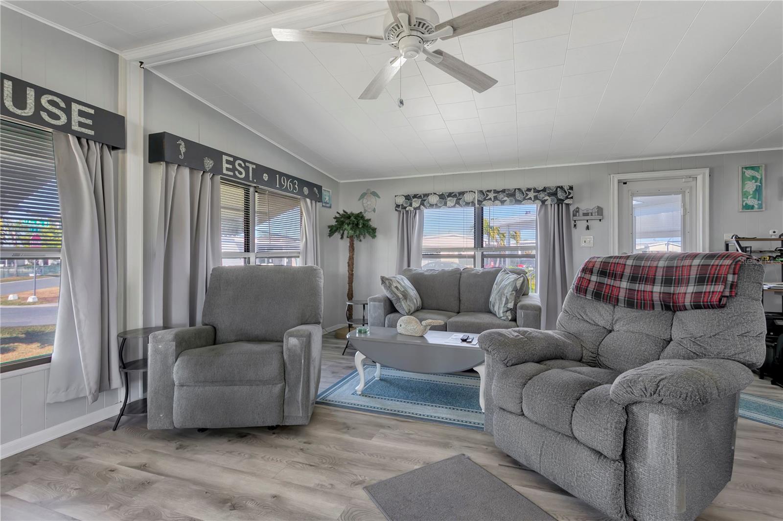 Image 17 of 43 For 5127 8th Street W