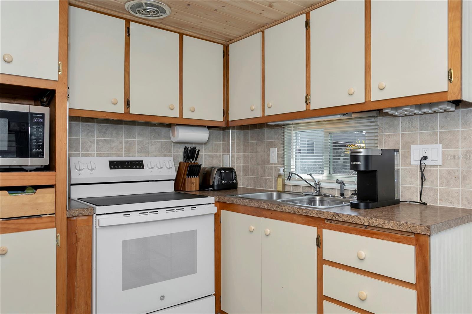 Image 21 of 43 For 5127 8th Street W