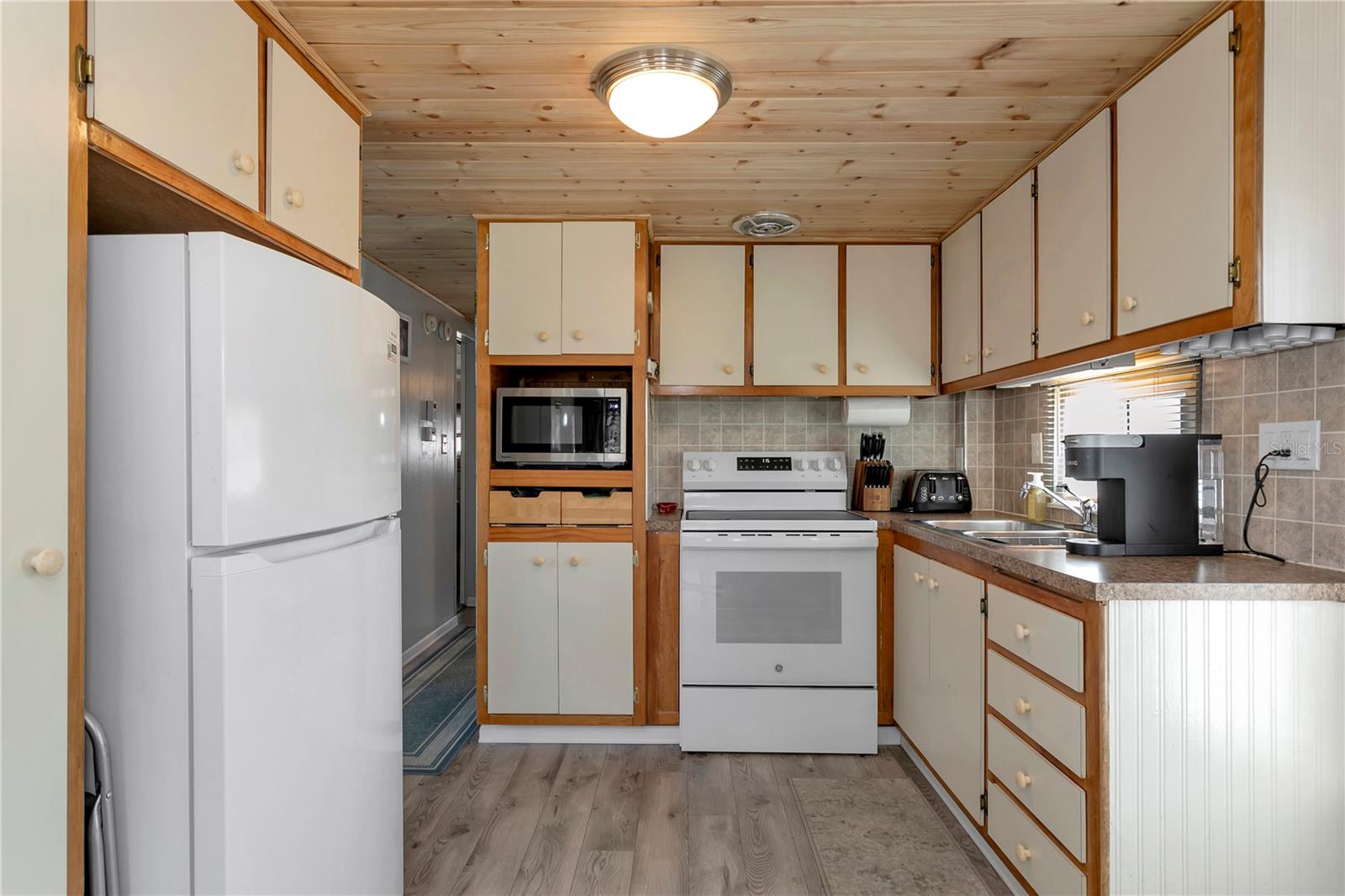 Image 3 of 43 For 5127 8th Street W