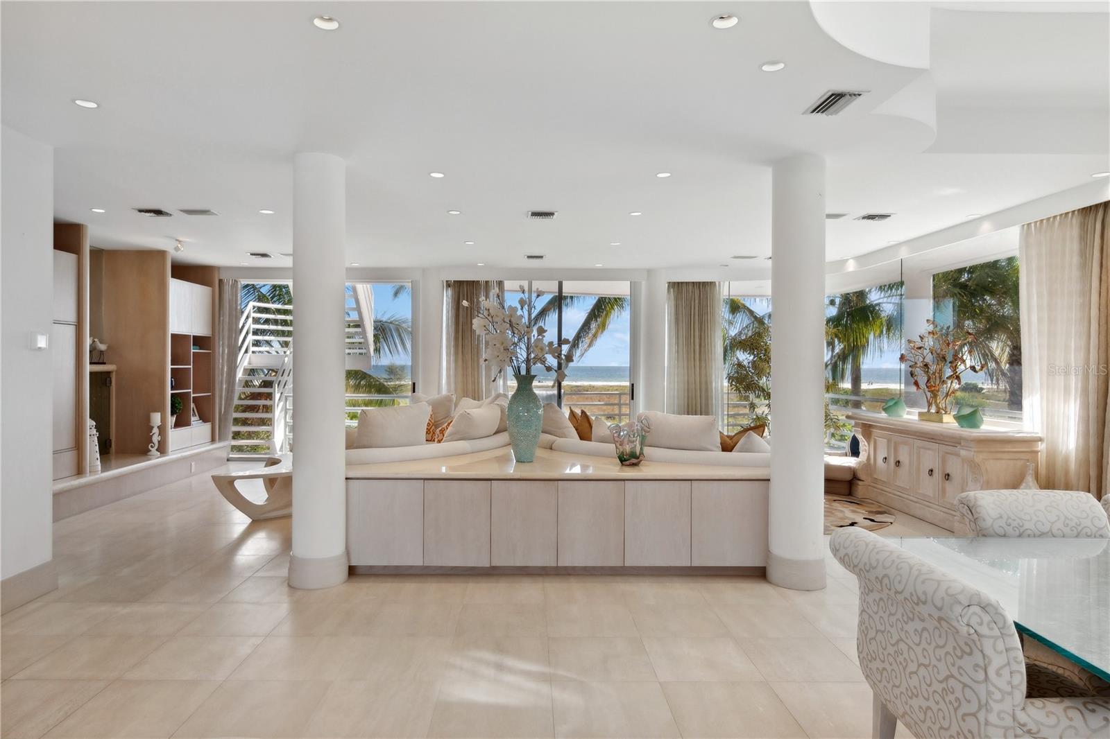 Image 15 of 31 For 648 Beach Road