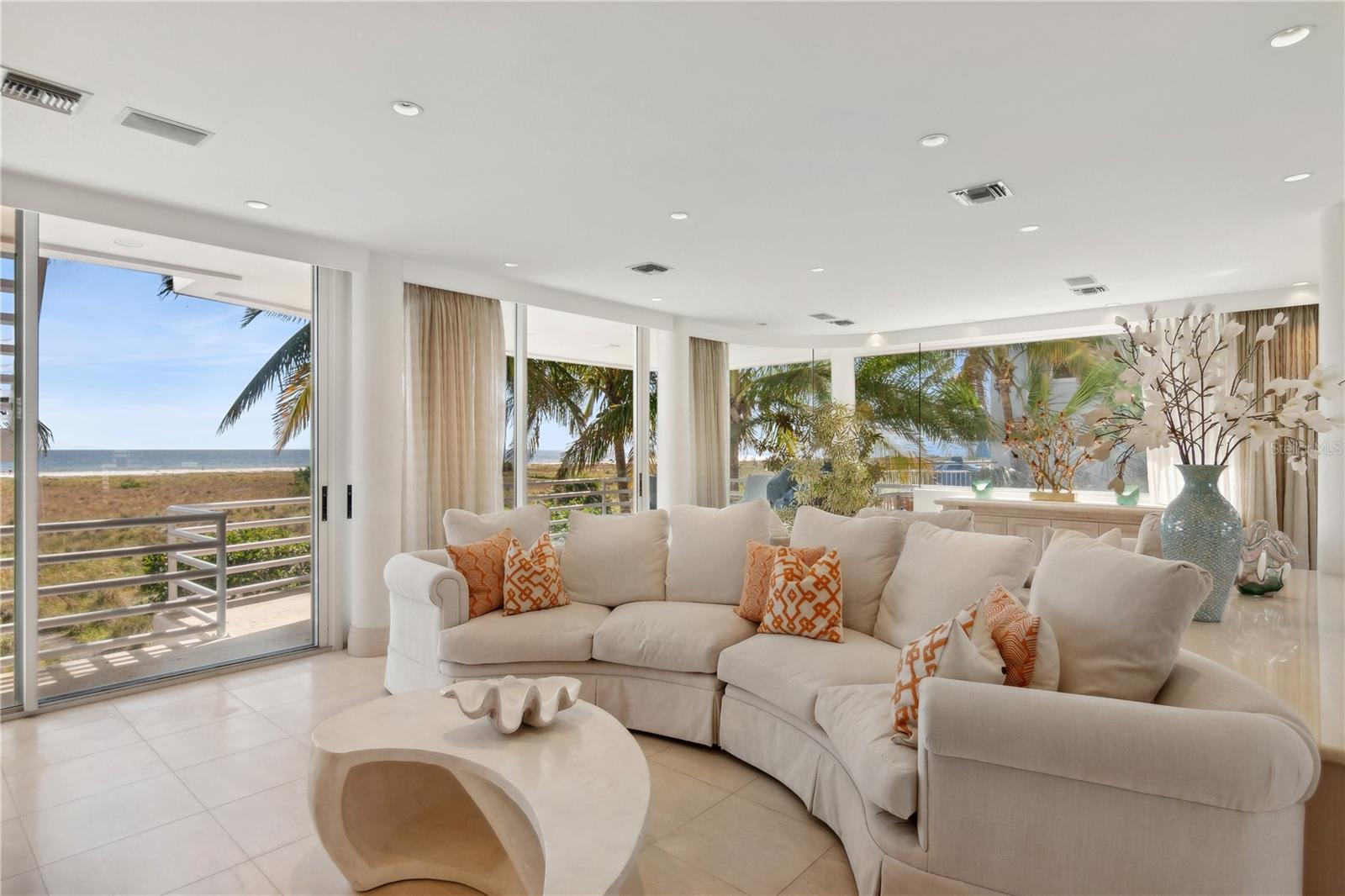 Image 16 of 31 For 648 Beach Road