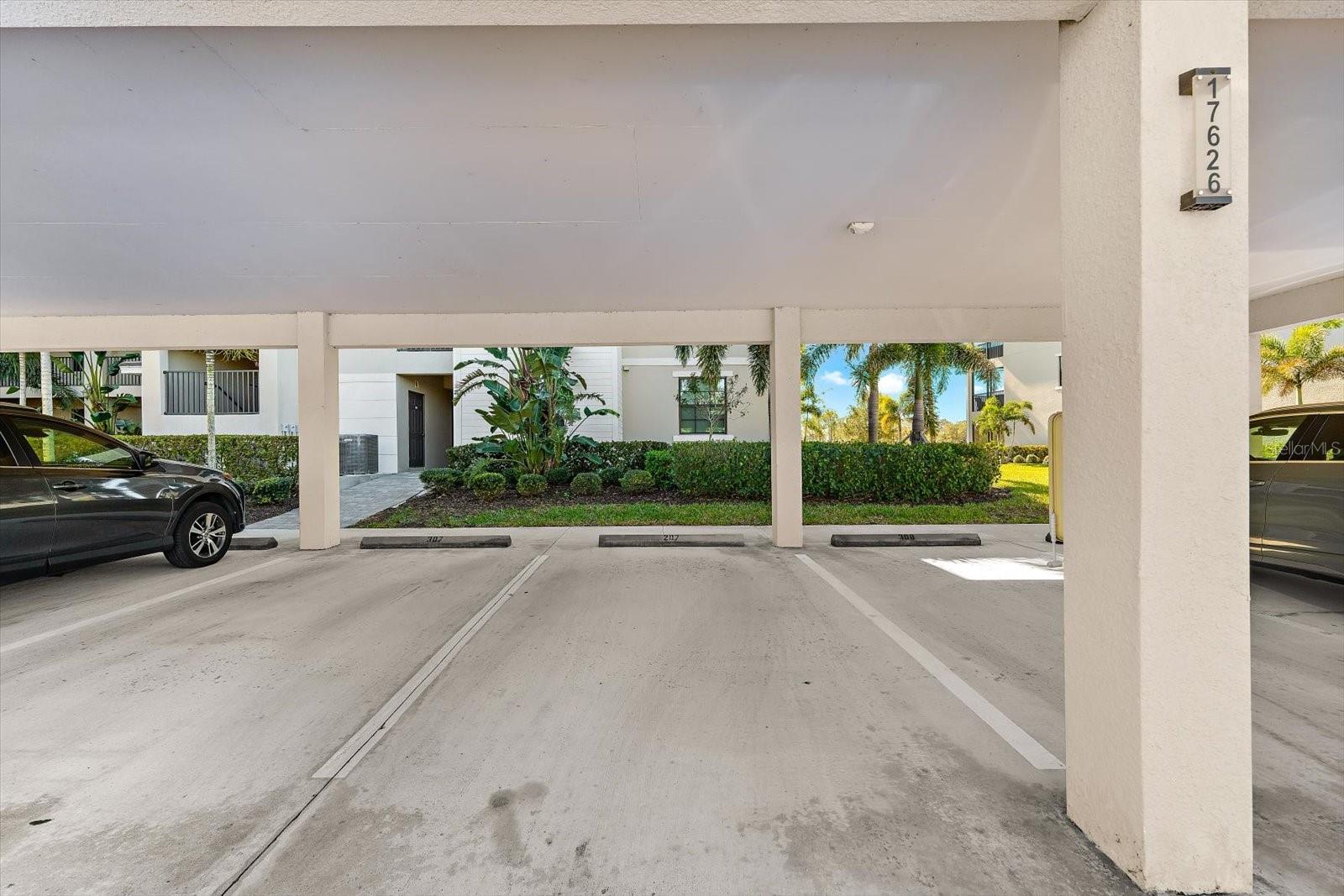 Image 29 of 63 For 17626 Gawthrop Drive 207