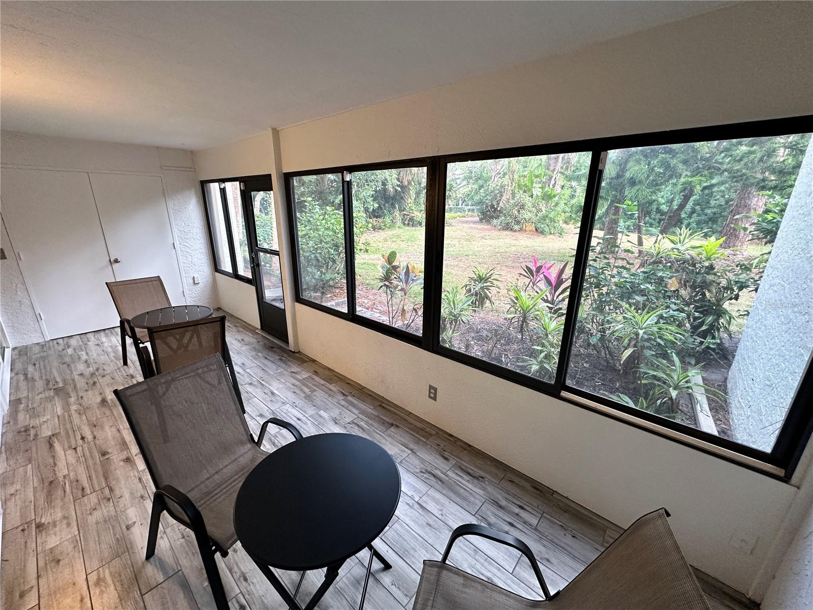 Image 10 of 28 For 645 Woodlawn Drive