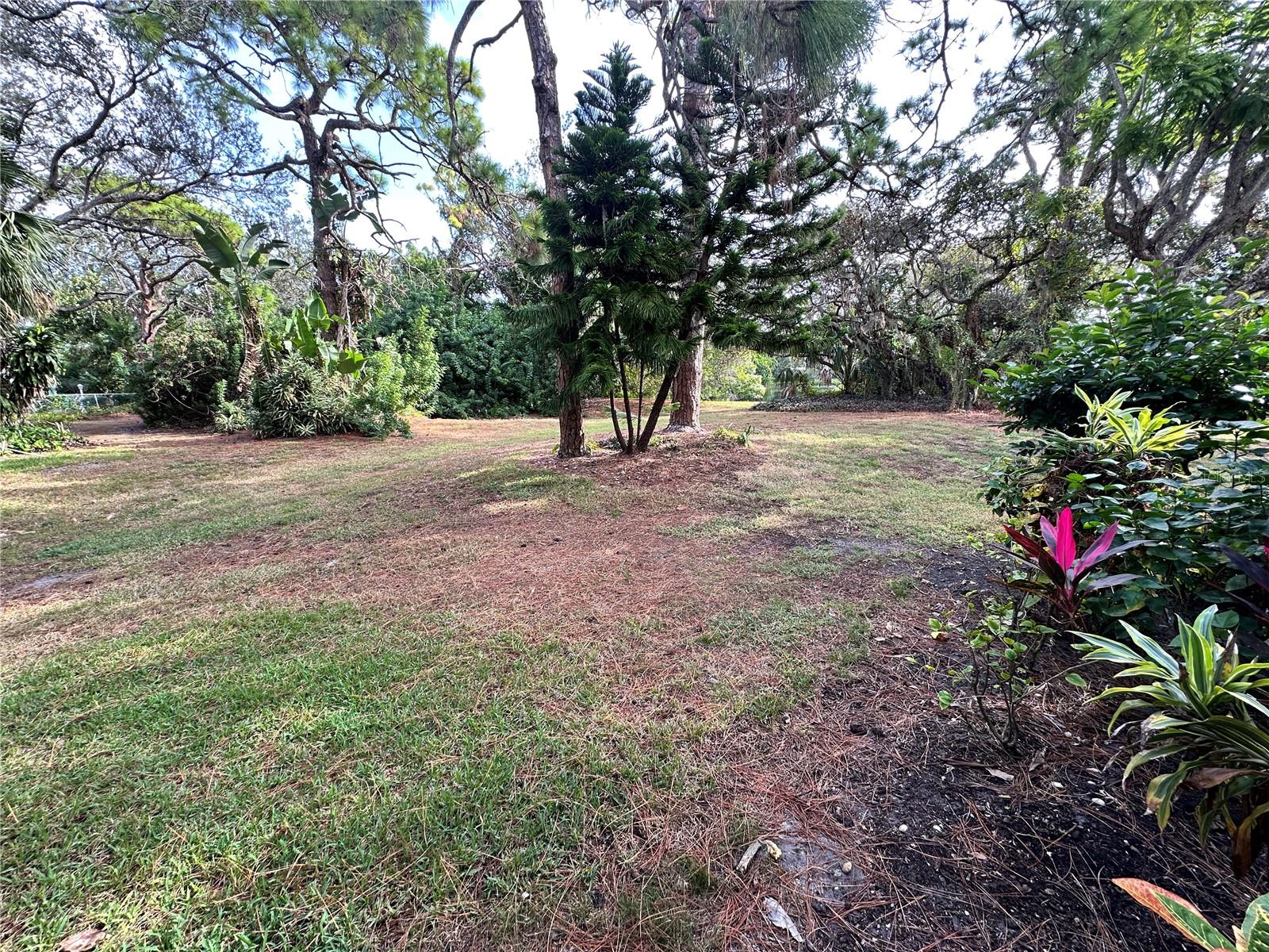 Image 12 of 28 For 645 Woodlawn Drive