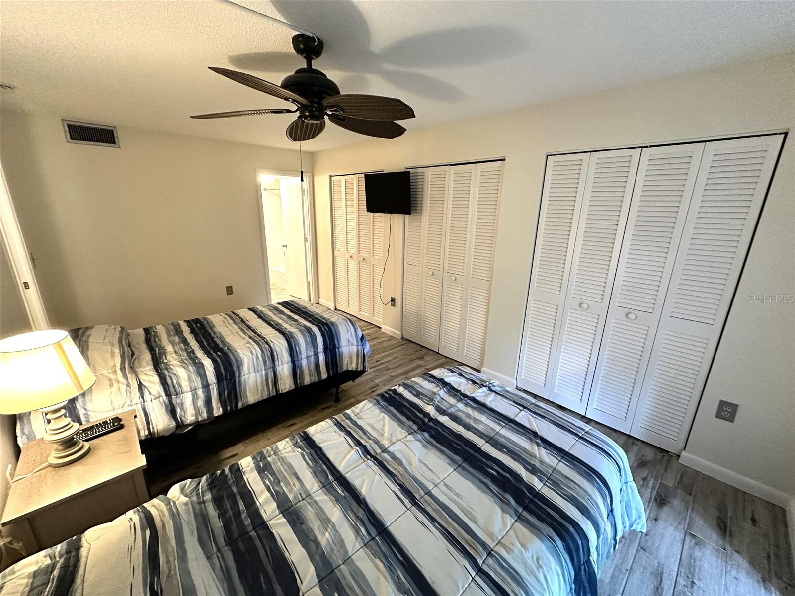 Image 13 of 28 For 645 Woodlawn Drive