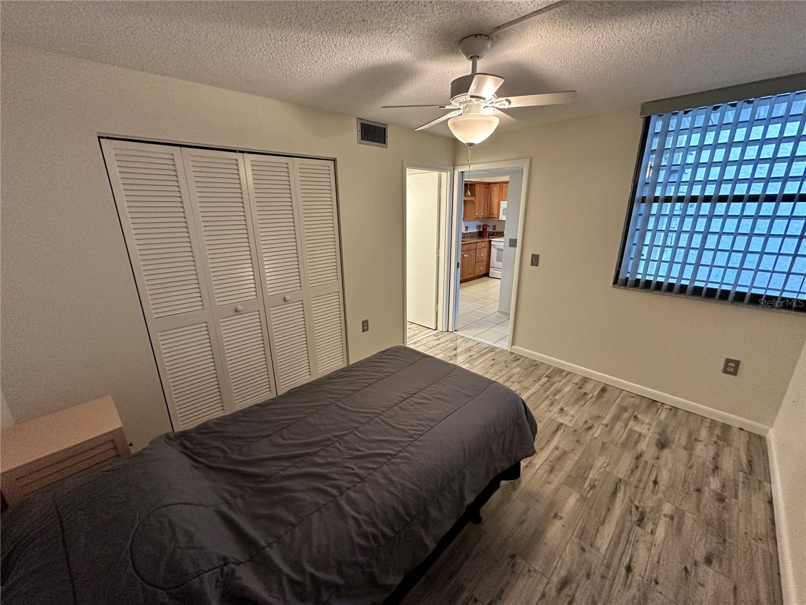 Image 21 of 28 For 645 Woodlawn Drive