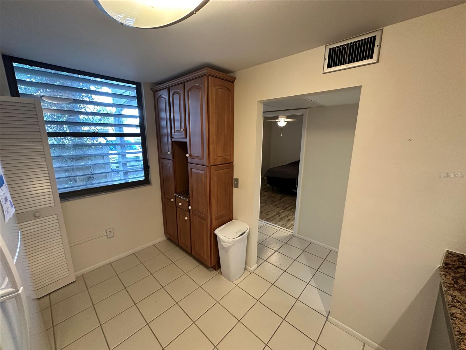 Image 4 of 28 For 645 Woodlawn Drive