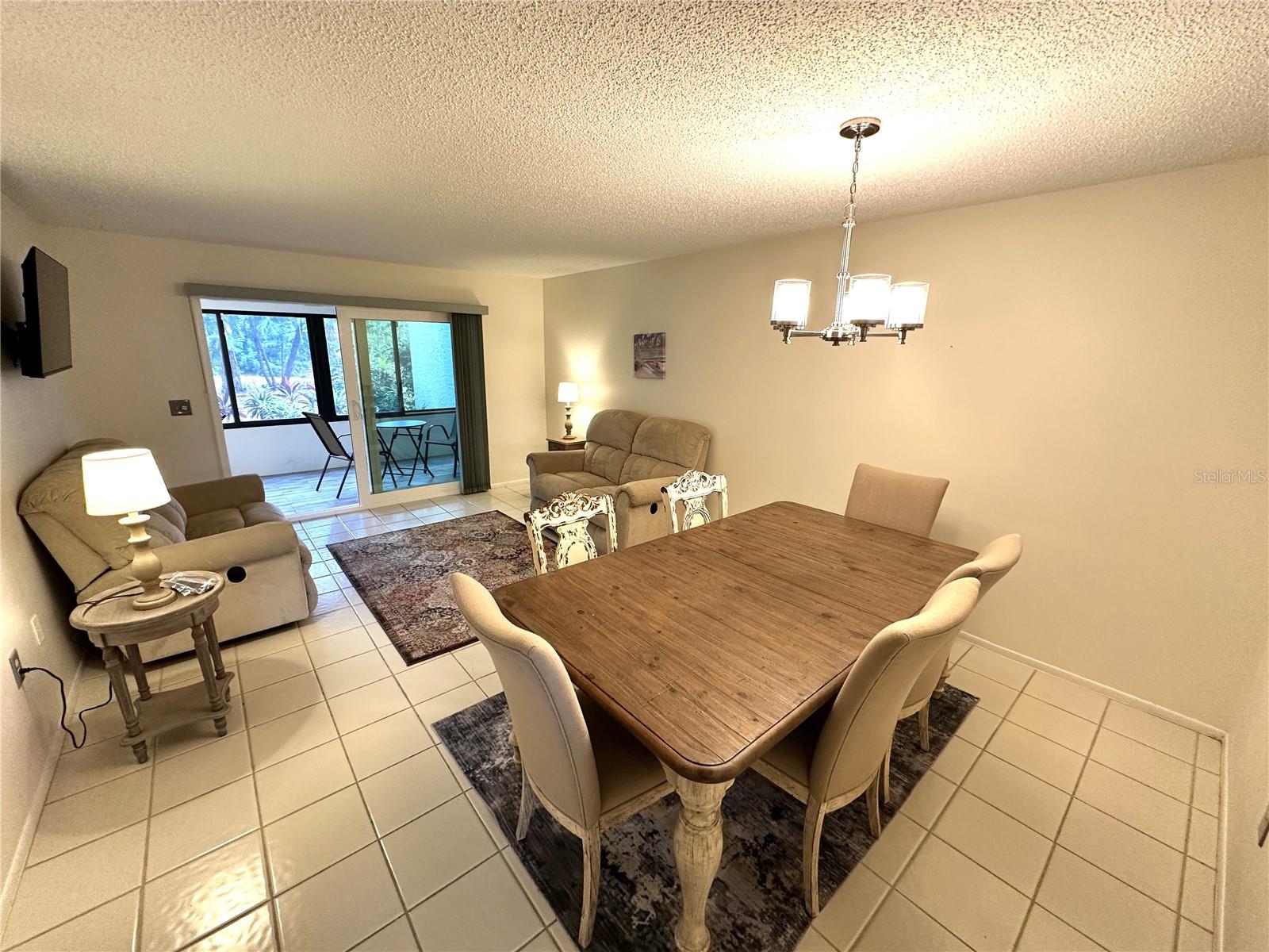 Image 6 of 28 For 645 Woodlawn Drive