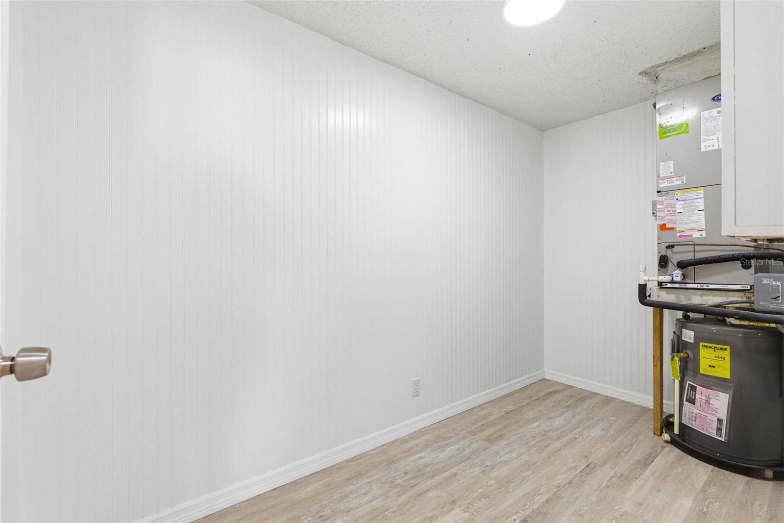 Image 18 of 45 For 2054 Sunset Point Road 35