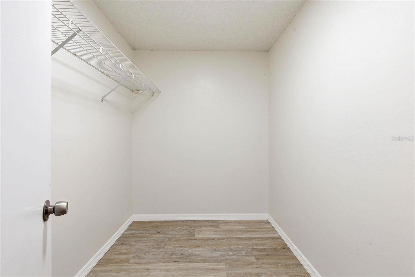 Image 23 of 45 For 2054 Sunset Point Road 35