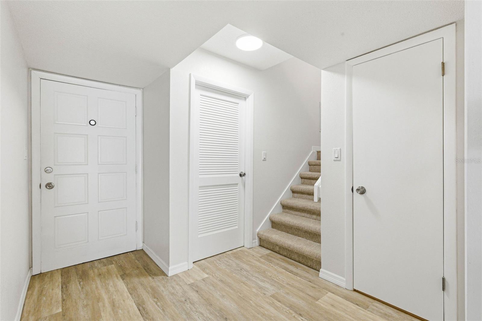 Image 4 of 45 For 2054 Sunset Point Road 35