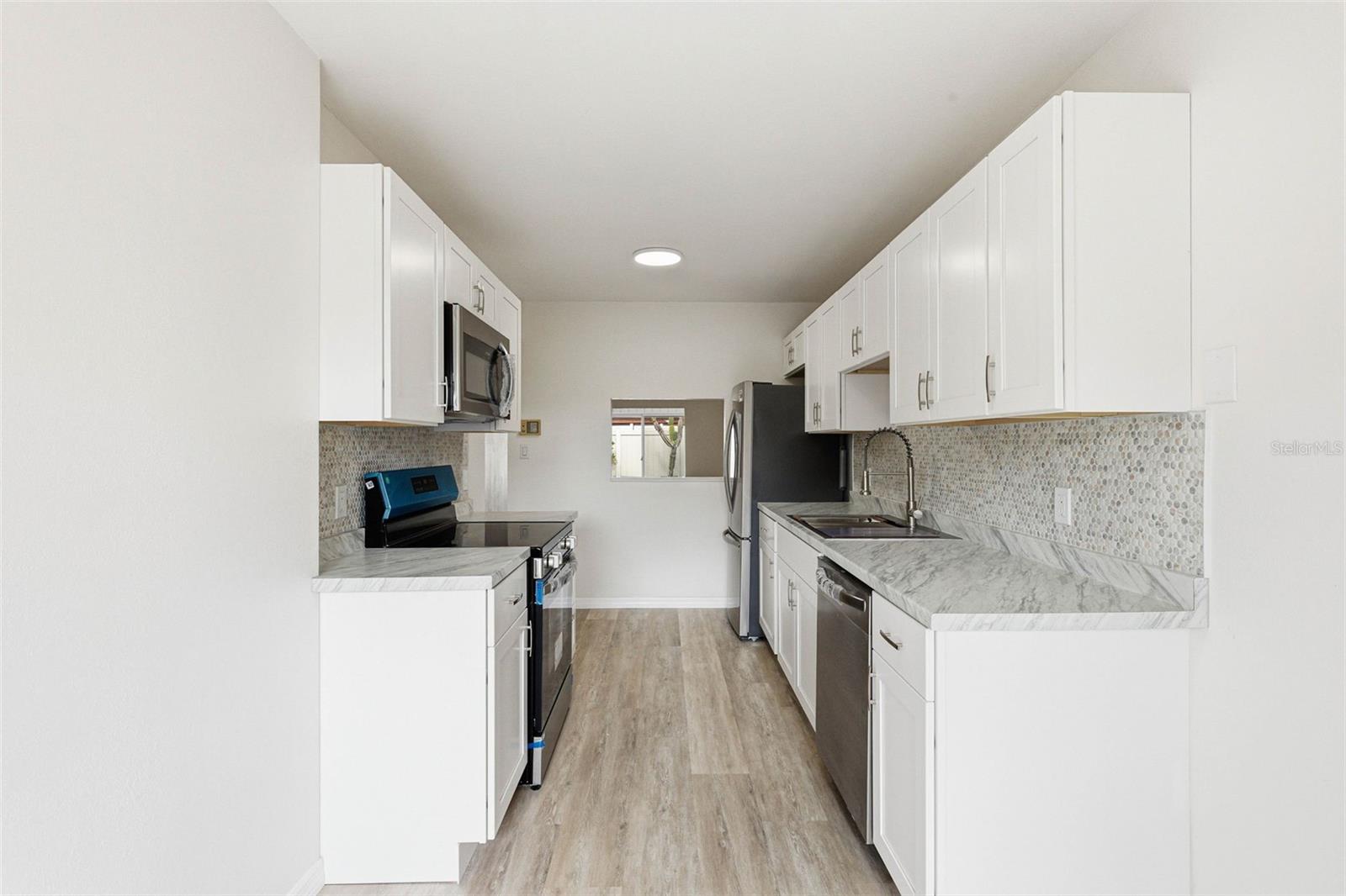 Image 8 of 45 For 2054 Sunset Point Road 35