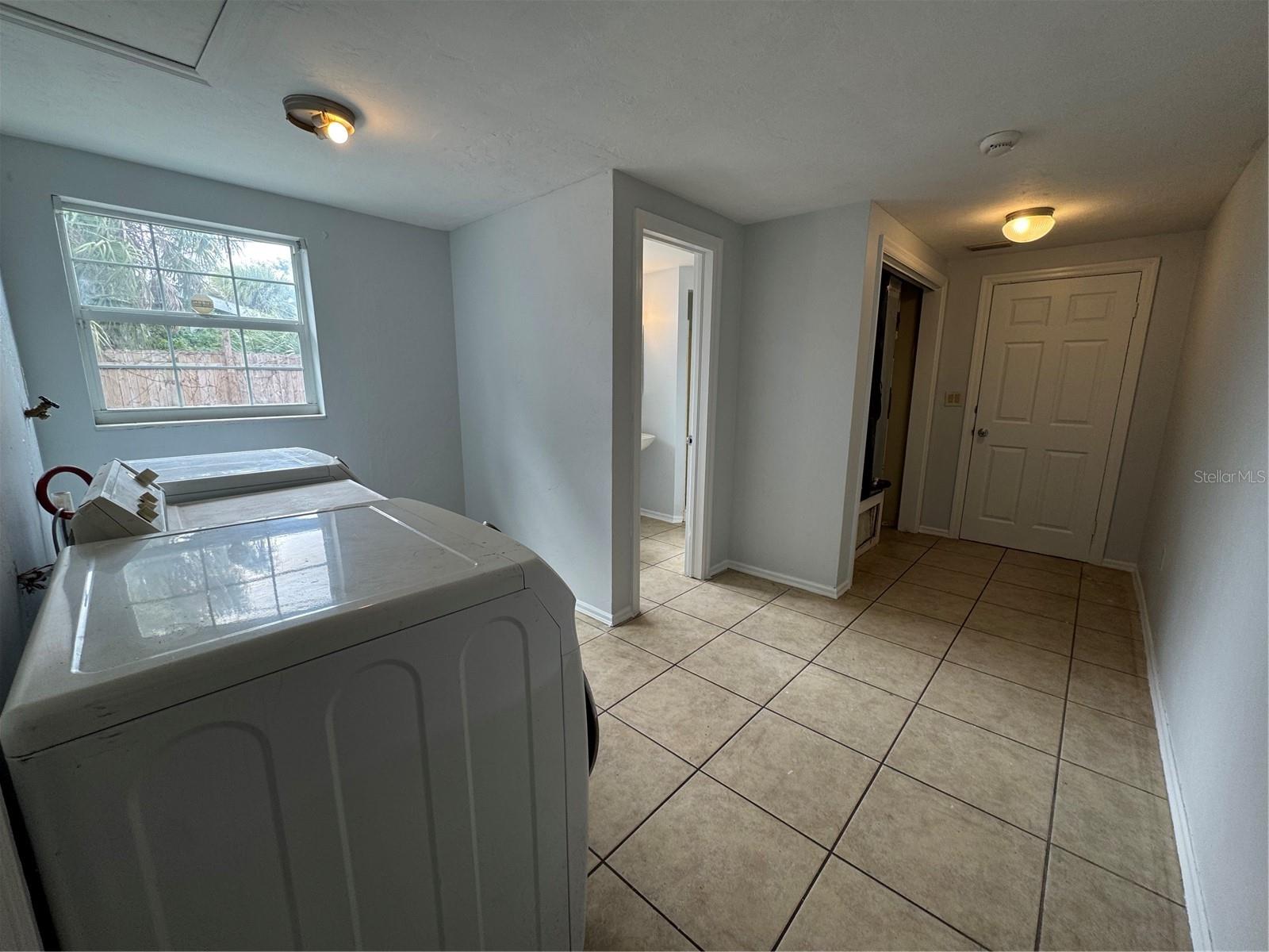 Image 16 of 21 For 3631 Meyer Place