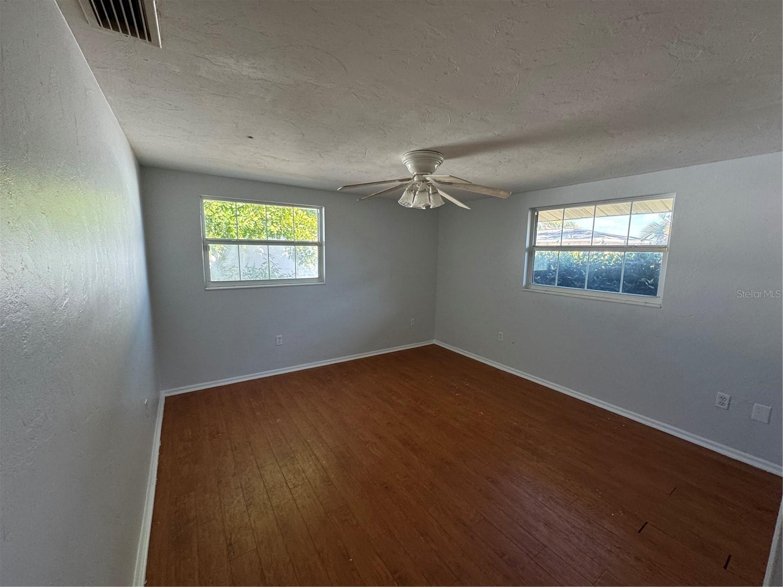 Image 9 of 21 For 3631 Meyer Place