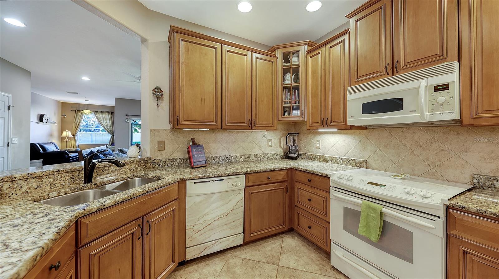 Image 12 of 51 For 3659 Parkridge Circle 9-103