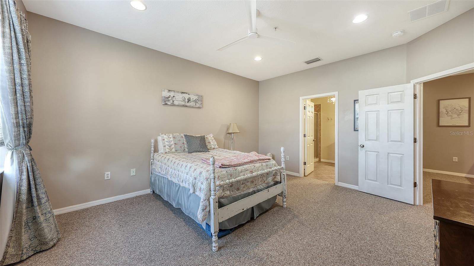 Image 15 of 51 For 3659 Parkridge Circle 9-103