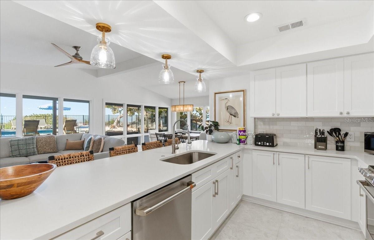 Image 33 of 73 For 102 Tuna Street