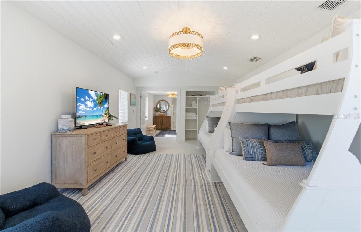 Image 53 of 73 For 102 Tuna Street