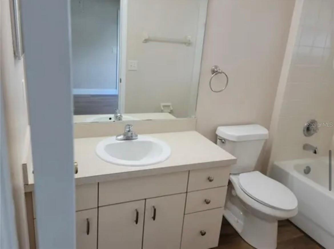 Image 17 of 25 For 2209 Pleasure Run Drive