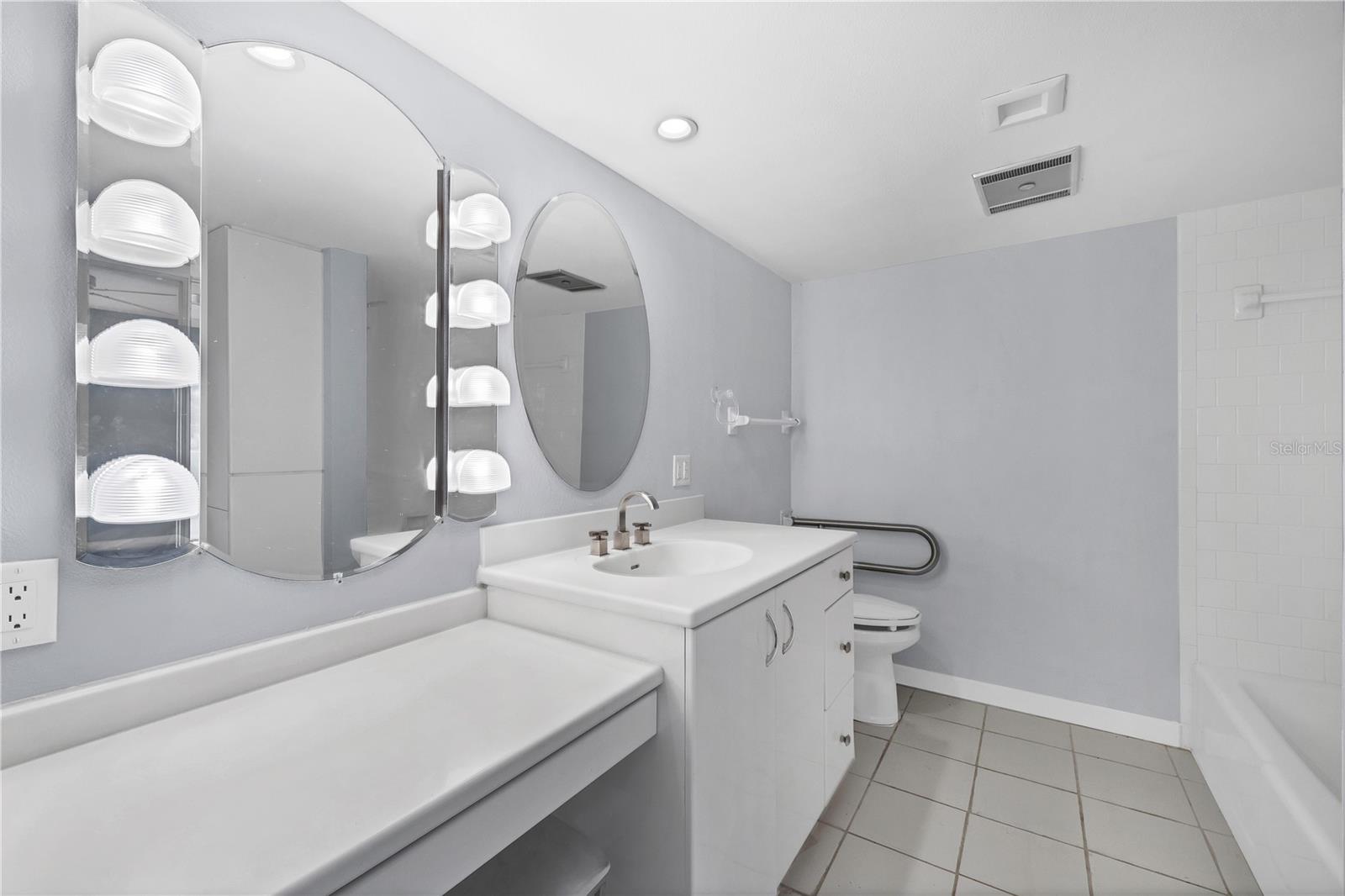 Image 25 of 55 For 1111 Faith Circle 1006