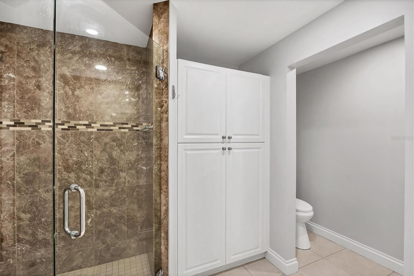 Image 22 of 40 For 8111 Lakewood Main Street 207