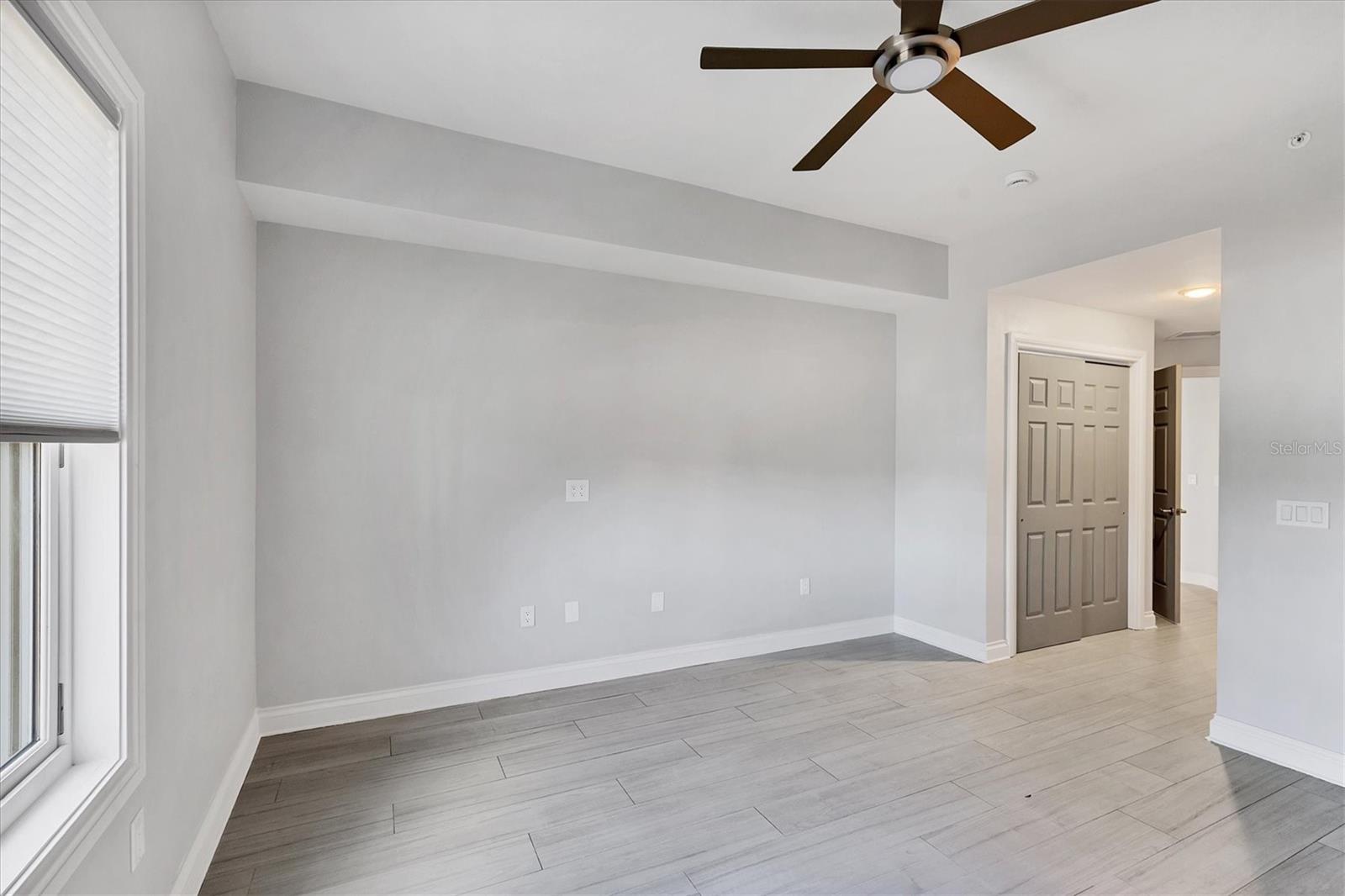 Image 23 of 40 For 8111 Lakewood Main Street 207