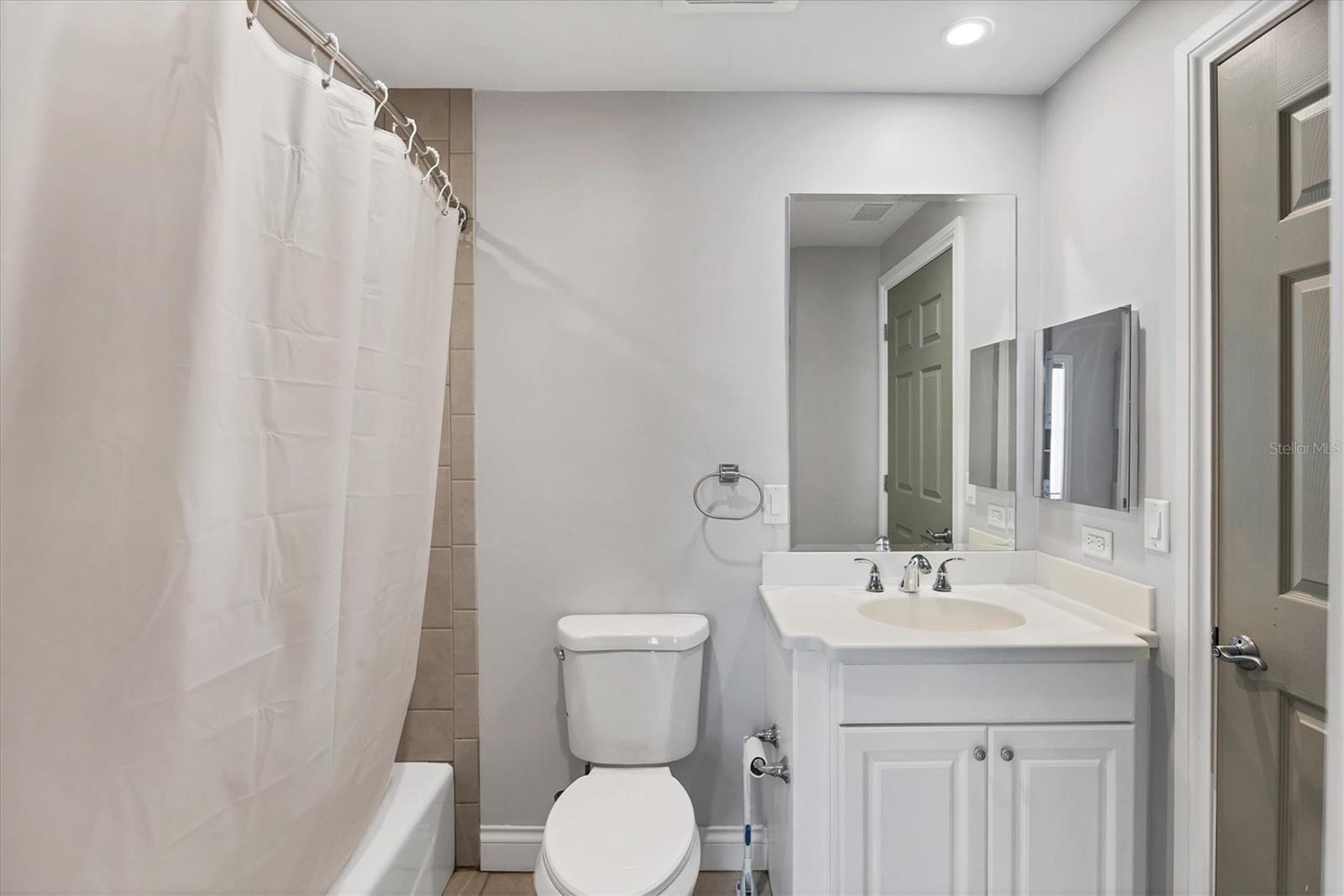 Image 25 of 40 For 8111 Lakewood Main Street 207