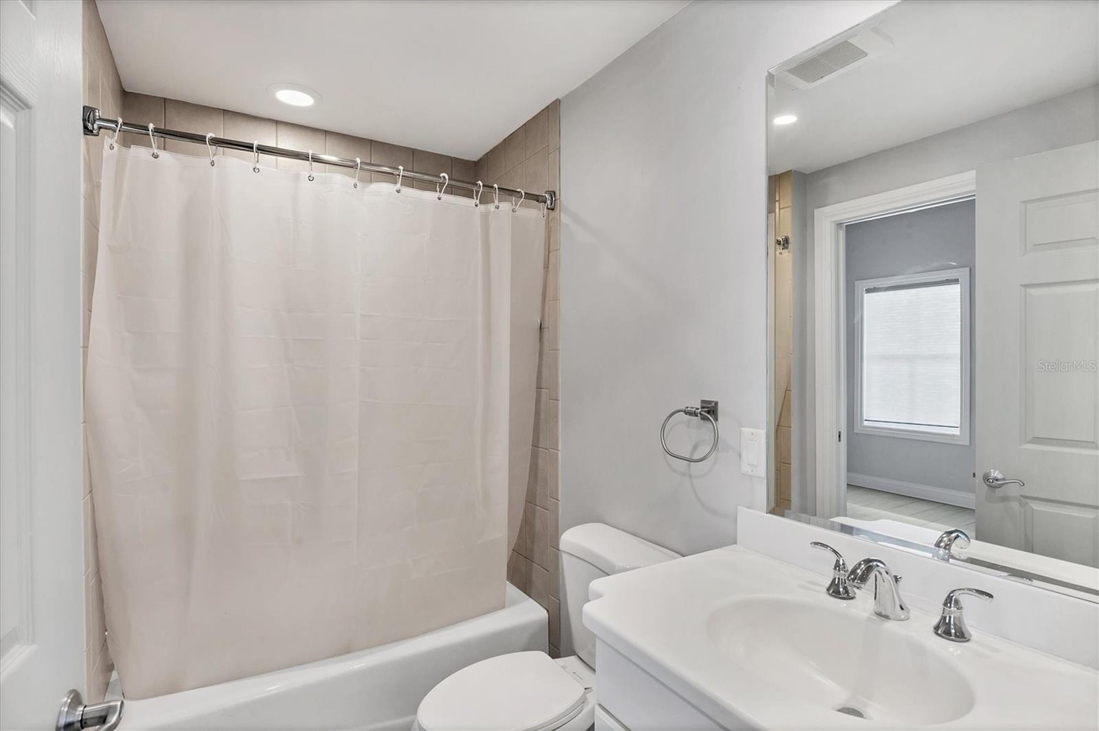 Image 26 of 40 For 8111 Lakewood Main Street 207