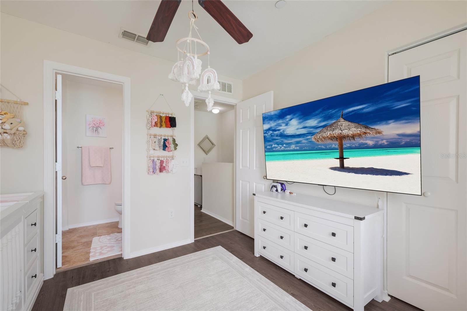 Image 23 of 33 For 8907 White Sage Loop