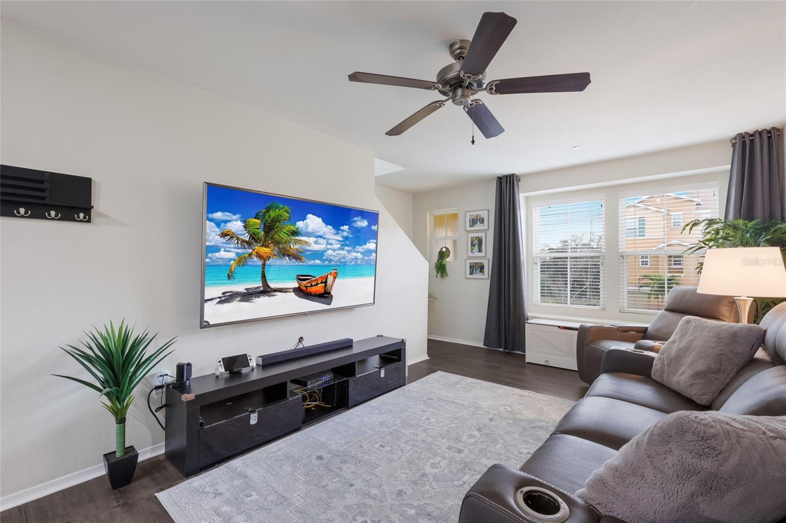 Image 5 of 33 For 8907 White Sage Loop