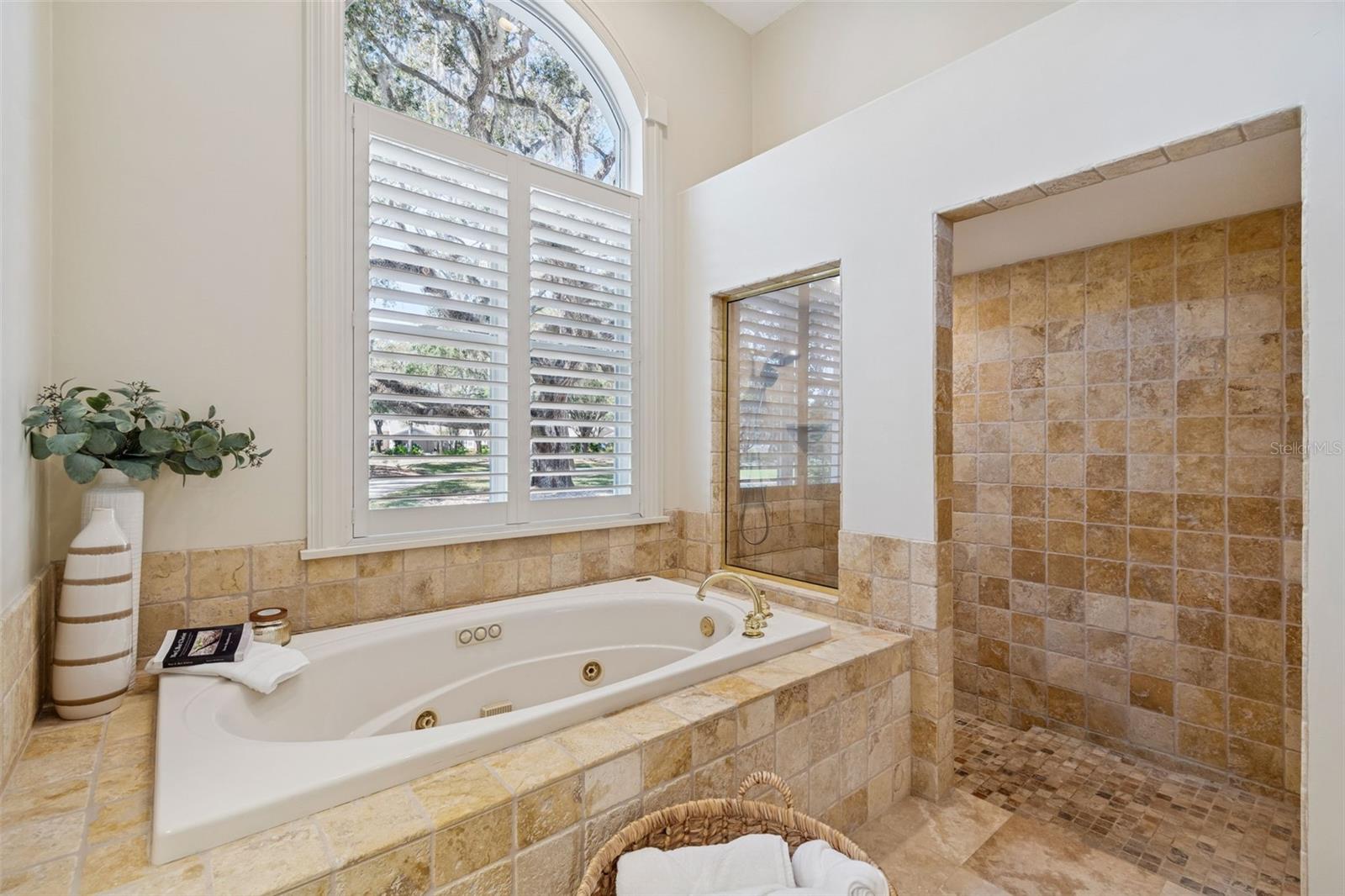 Image 42 of 96 For 5212 Golf Links Boulevard