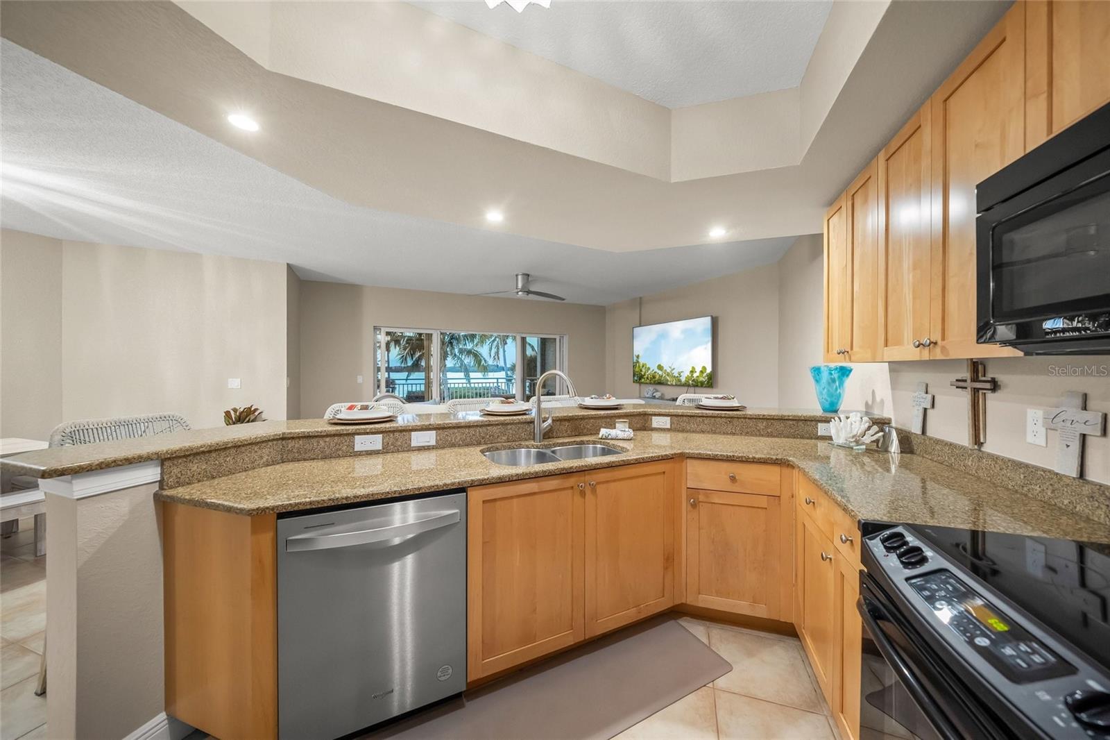 Image 11 of 39 For 14021 Bellagio Way 309