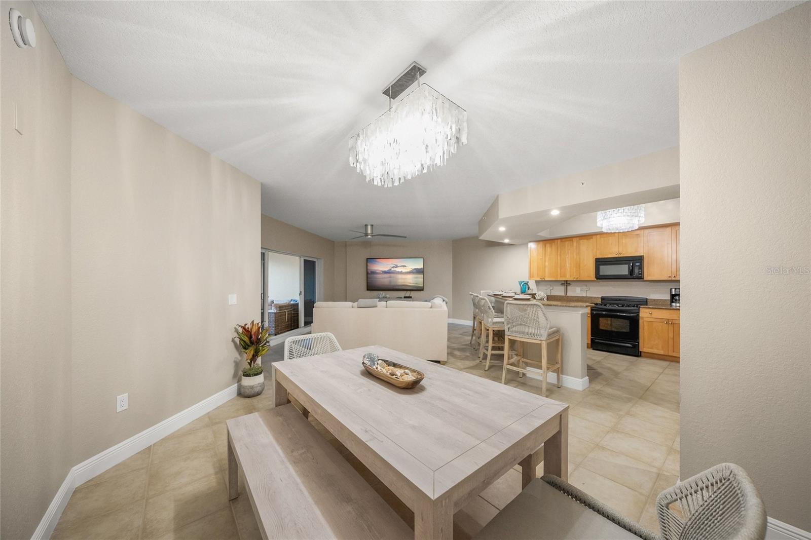 Image 13 of 39 For 14021 Bellagio Way 309