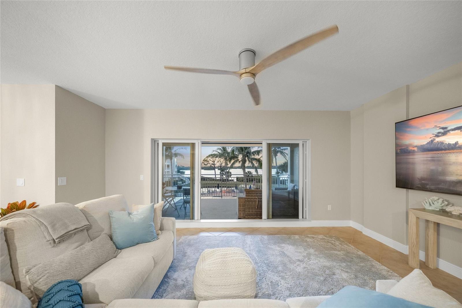 Image 16 of 39 For 14021 Bellagio Way 309