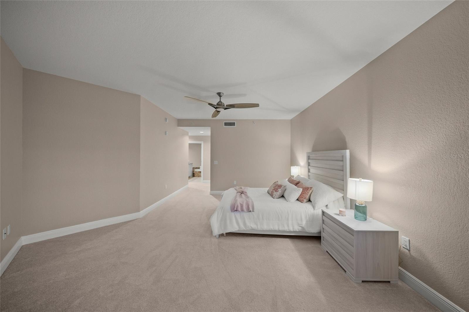 Image 20 of 39 For 14021 Bellagio Way 309