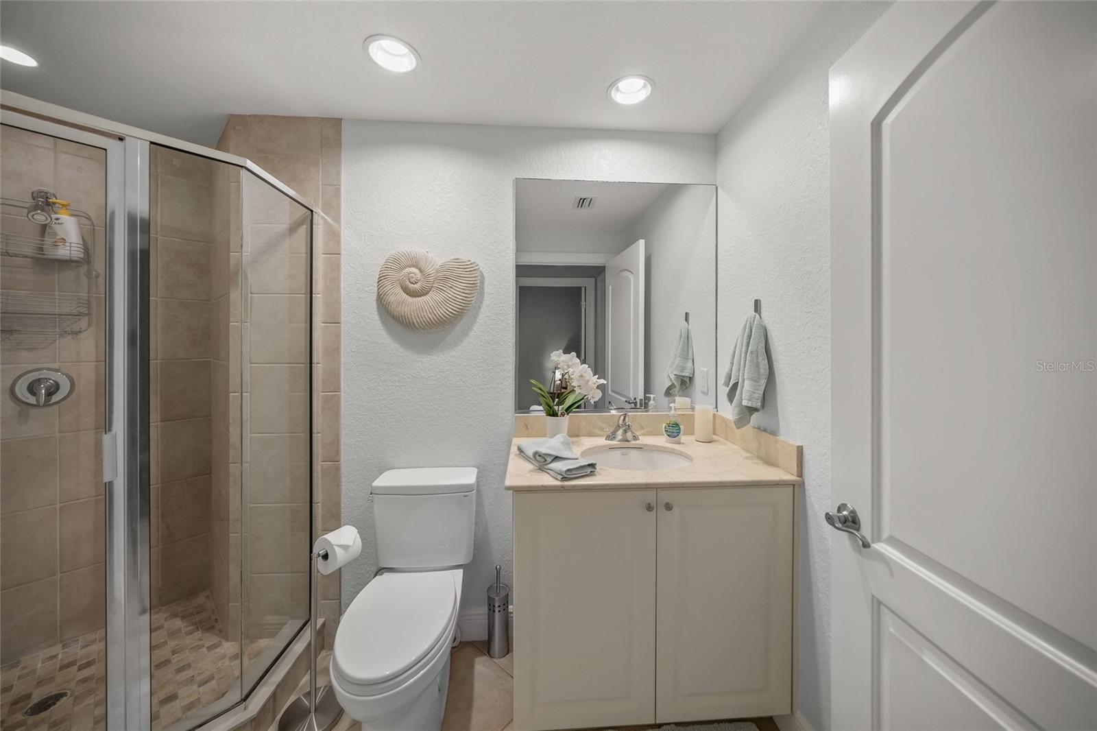 Image 27 of 39 For 14021 Bellagio Way 309