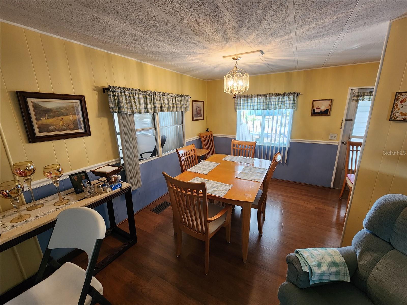 Image 10 of 26 For 403 Dublin Avenue