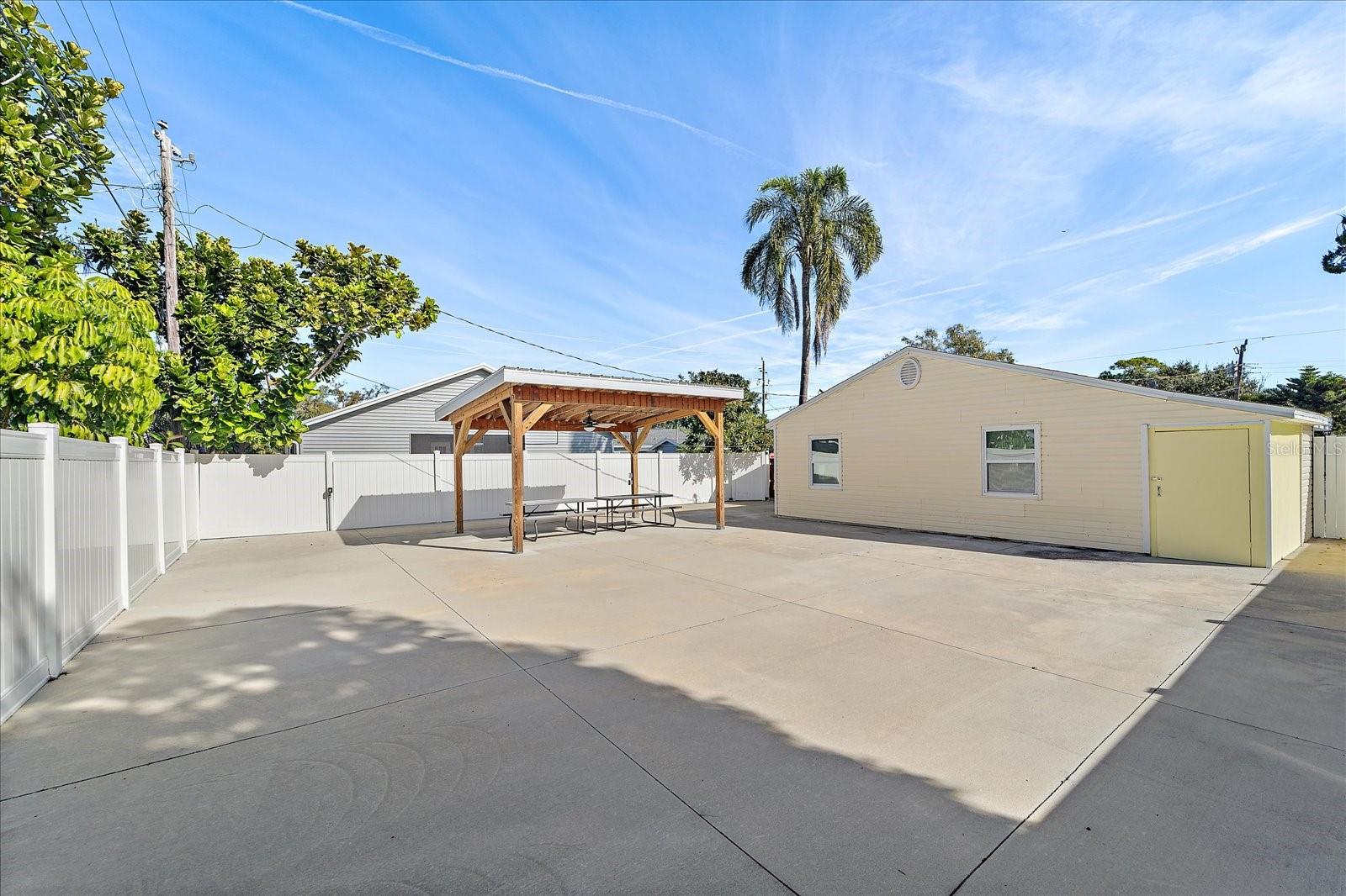 Image 17 of 36 For 1220 Brink Avenue