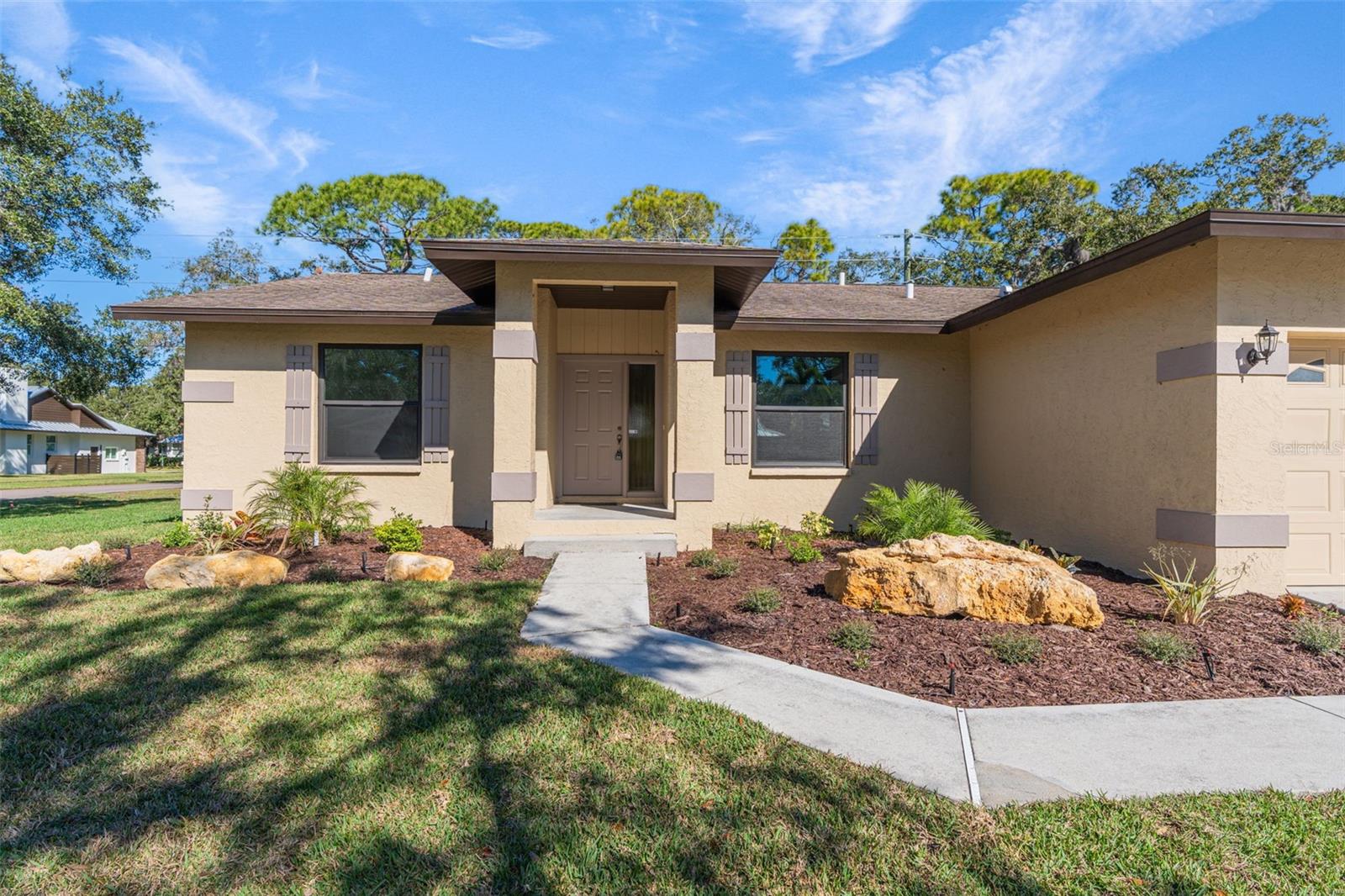 Image 4 of 41 For 2105 Cork Oak Street