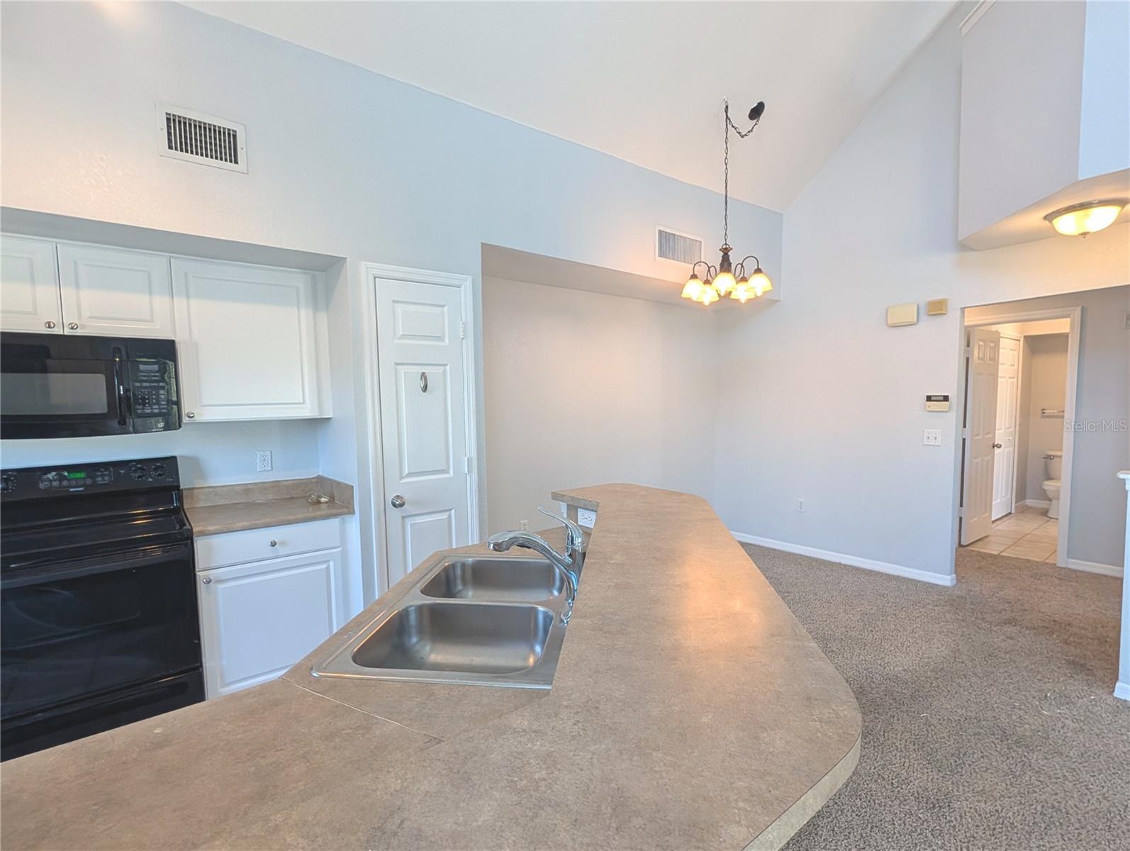 Image 11 of 37 For 5611 Bidwell Parkway 205